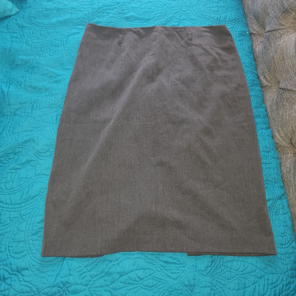 Women's Adrienne Vittadini grey pencil skirt size 10